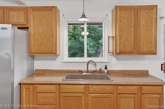 Builiding view seven for 271 S Williams Lake, Waterford, MI. 48327