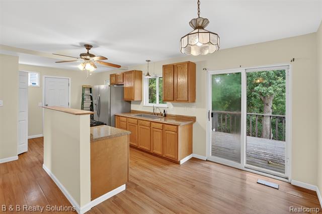 Builiding view six for 271 S Williams Lake, Waterford, MI. 48327