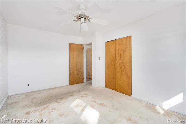 Builiding view forty five for 5274 Cooley Lake, Waterford, MI. 48327