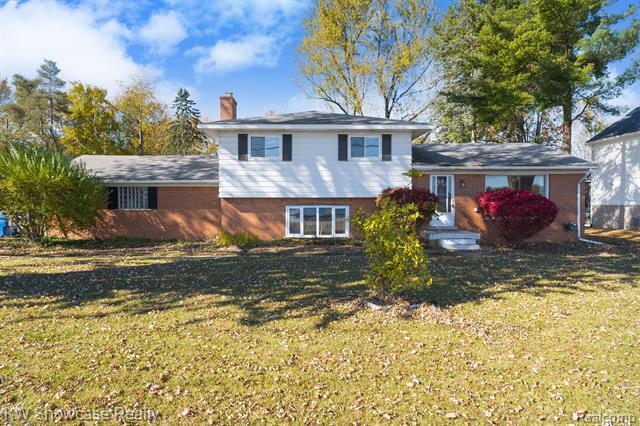 Builiding view four for 5274 Cooley Lake, Waterford, MI. 48327