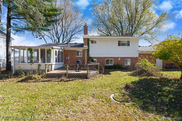 Builiding view one for 5274 Cooley Lake, Waterford, MI. 48327