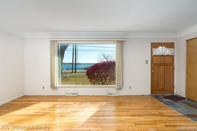 Builiding view seventeen for 5274 Cooley Lake, Waterford, MI. 48327