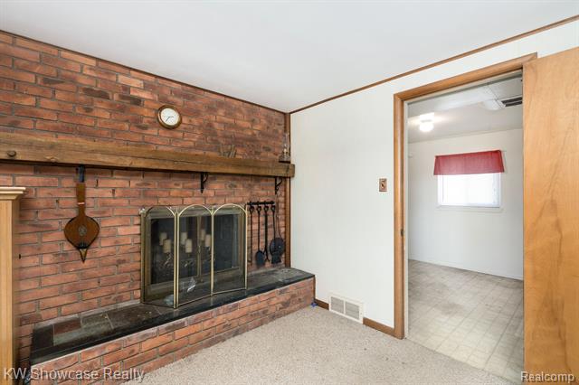 Builiding view thirty four for 5274 Cooley Lake, Waterford, MI. 48327