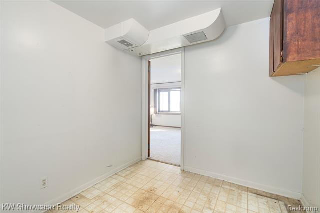 Builiding view thirty six for 5274 Cooley Lake, Waterford, MI. 48327