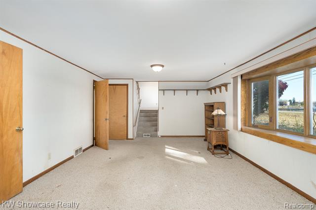 Builiding view thirty three for 5274 Cooley Lake, Waterford, MI. 48327