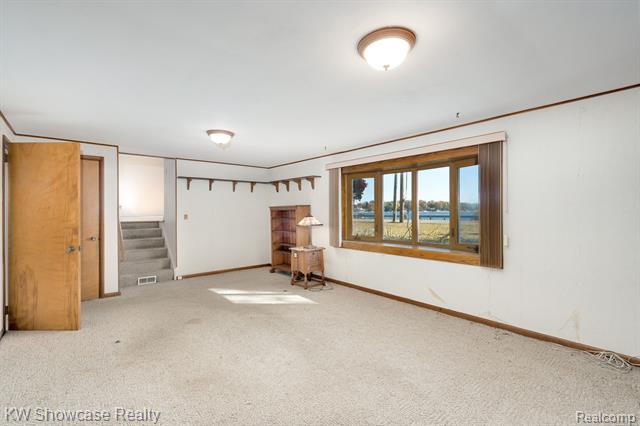 Builiding view thirty two for 5274 Cooley Lake, Waterford, MI. 48327