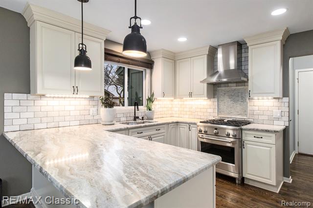 Builiding view seven for 8789 El Dorado, White Lake, MI. 48386