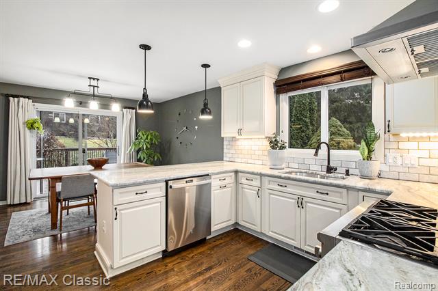 Builiding view six for 8789 El Dorado, White Lake, MI. 48386