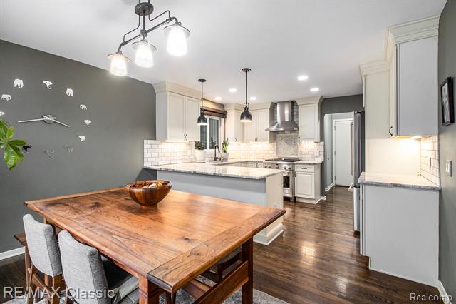 Builiding view ten for 8789 El Dorado, White Lake, MI. 48386