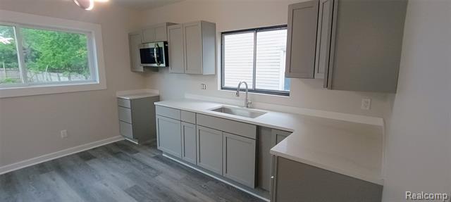 Builiding view four for 131 Mark, Pontiac, MI. 48341