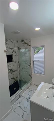 Builiding view twenty four for 131 Mark, Pontiac, MI. 48341
