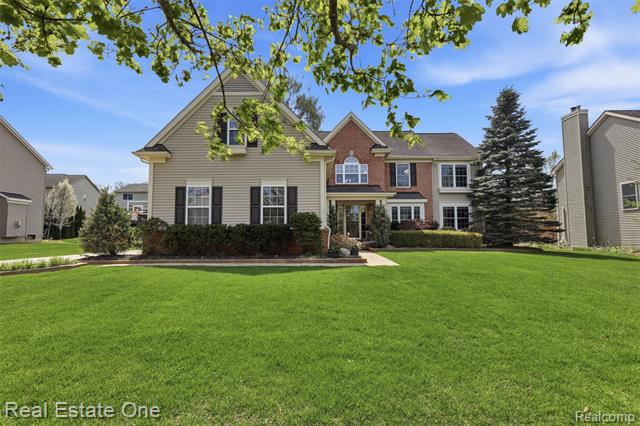 front view for 143 Blackberry Dr, White Lake, Mi. 48386