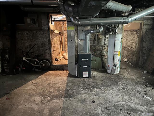 Builiding view fourteen for 124 State, Pontiac, MI. 48341