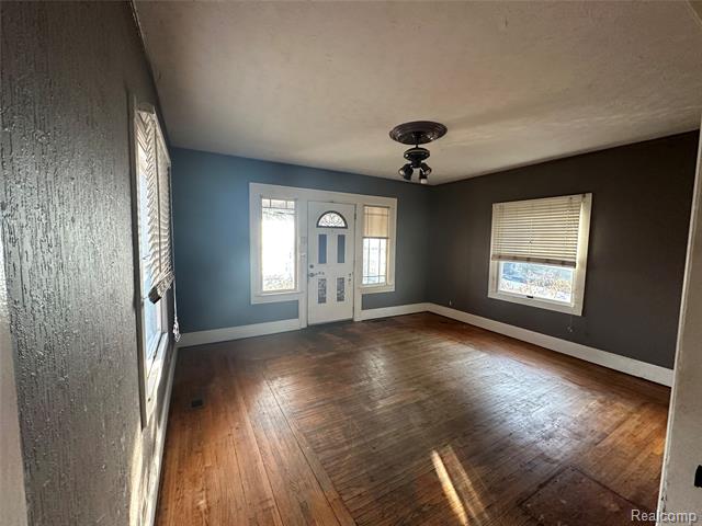 Builiding view three for 124 State, Pontiac, MI. 48341