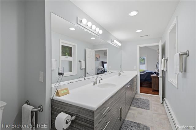 Builiding view fifteen for 261 Reymont, Waterford, MI. 48327