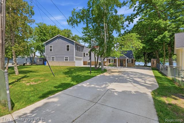 Builiding view four for 261 Reymont, Waterford, MI. 48327