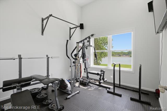 Builiding view thirty six for 261 Reymont, Waterford, MI. 48327