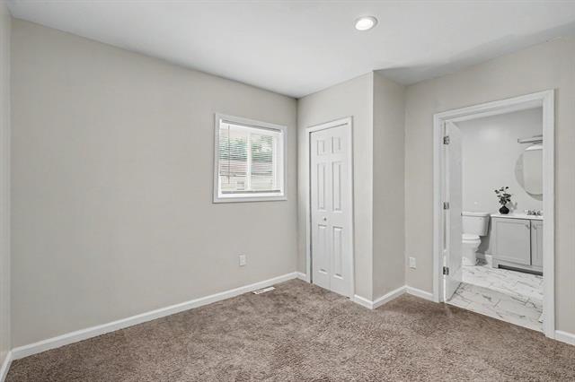 Builiding view fourteen for 79 N Sanford, Pontiac, MI. 48342