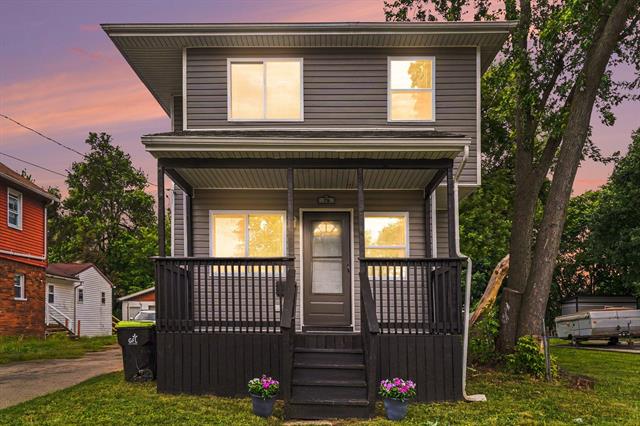 Builiding view one for 79 N Sanford, Pontiac, MI. 48342