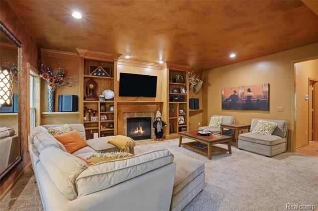 Builiding view eleven for 2790 Pine Bluffs, Highland, MI. 48357