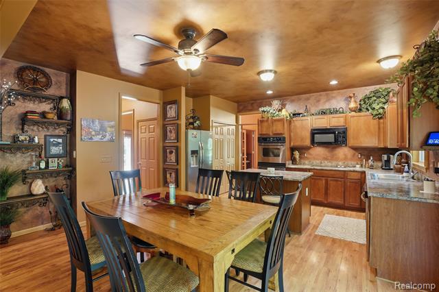 Builiding view fifteen for 2790 Pine Bluffs, Highland, MI. 48357