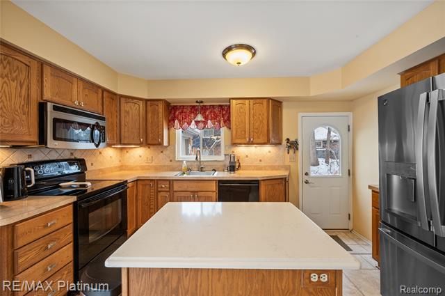 Builiding view eight for 839 Harlequin, Highland, MI. 48357