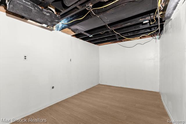 Builiding view seventeen for 291 Michigan, Pontiac, MI. 48342