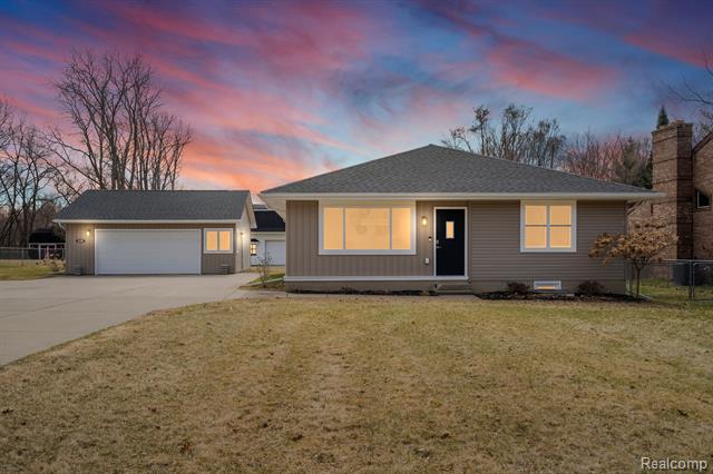 front view for 4339 Fenmore Ave, Waterford, Mi. 48328