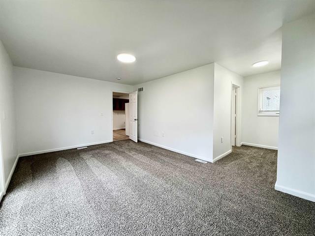 Builiding view fifteen for 261 N Saginaw, Pontiac, MI. 48342