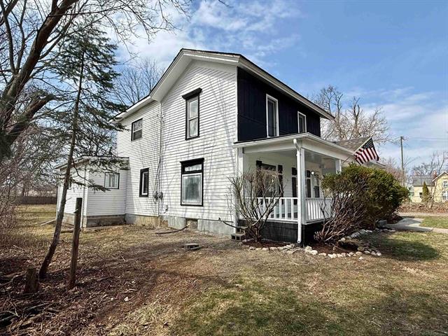 Builiding view forty for 261 N Saginaw, Pontiac, MI. 48342