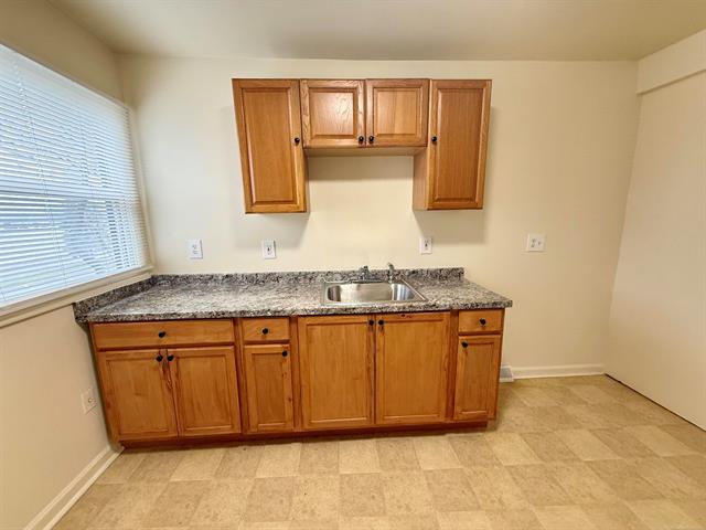 Builiding view thirty four for 261 N Saginaw, Pontiac, MI. 48342