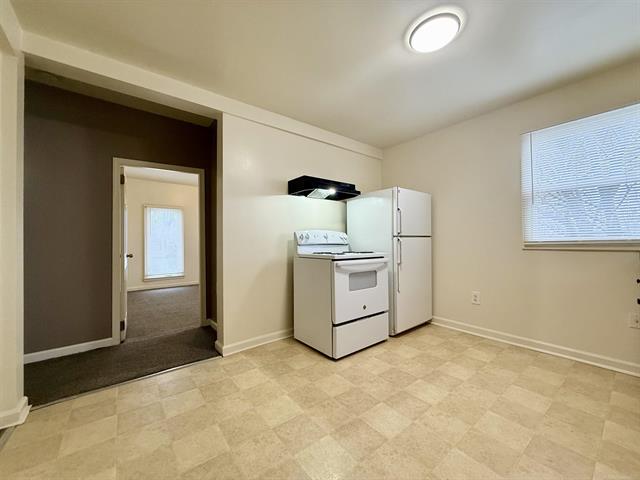 Builiding view thirty two for 261 N Saginaw, Pontiac, MI. 48342