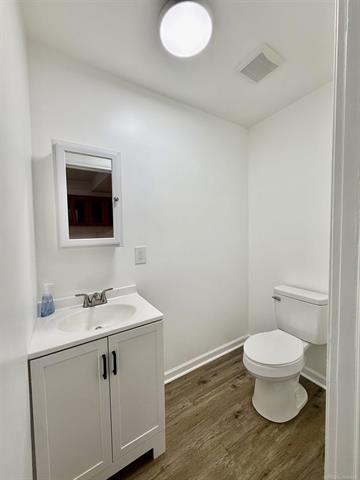 Builiding view twenty two for 261 N Saginaw, Pontiac, MI. 48342
