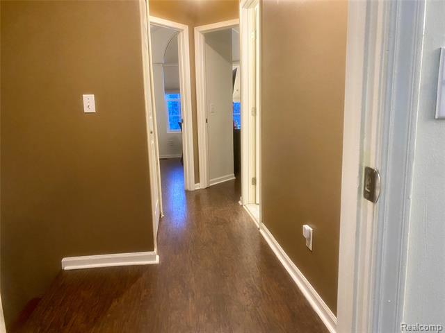 Builiding view fourteen for 6866 Fox, Waterford, MI. 48327