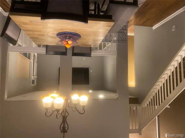 Builiding view ten for 6866 Fox, Waterford, MI. 48327