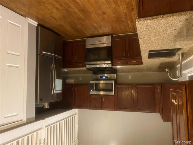 Builiding view thirteen for 6866 Fox, Waterford, MI. 48327