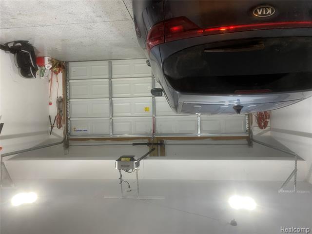 Builiding view thirty four for 6866 Fox, Waterford, MI. 48327