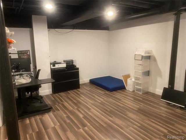 Builiding view thirty two for 6866 Fox, Waterford, MI. 48327