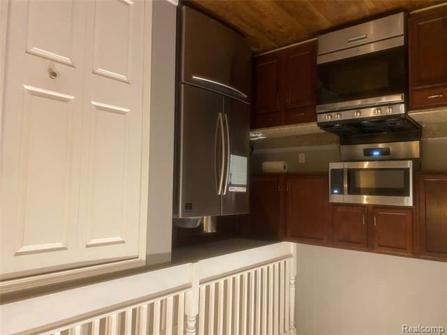 Builiding view twelve for 6866 Fox, Waterford, MI. 48327