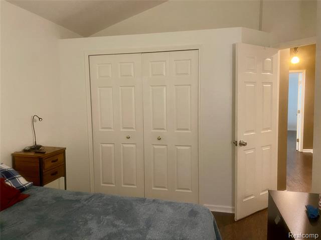 Builiding view twenty two for 6866 Fox, Waterford, MI. 48327