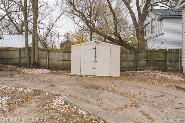 Builiding view twenty four for 474 N Saginaw, Pontiac, MI. 48342