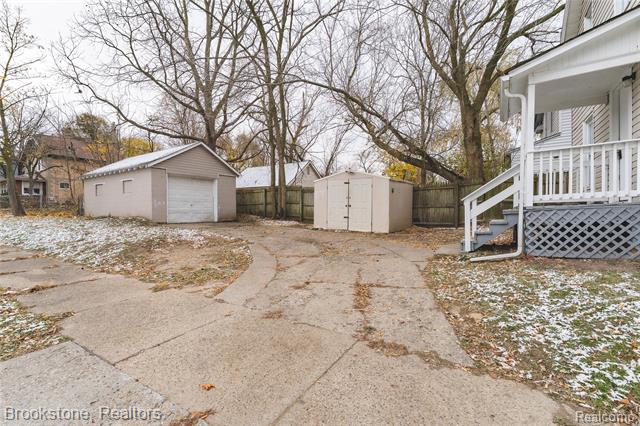 Builiding view twenty one for 474 N Saginaw, Pontiac, MI. 48342