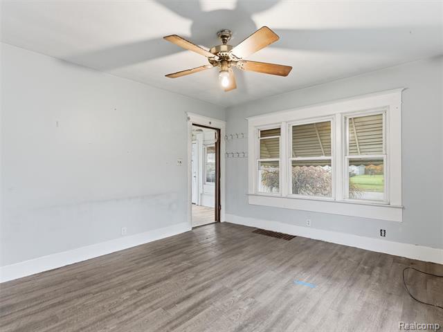 Builiding view five for 42 Pingree, Pontiac, MI. 48342