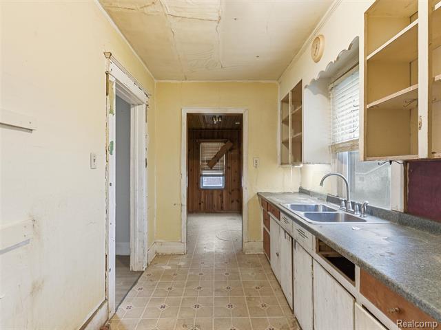 Builiding view nine for 42 Pingree, Pontiac, MI. 48342