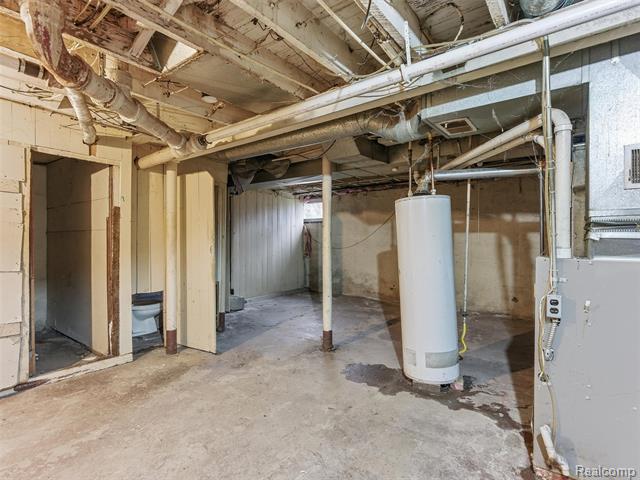 Builiding view seventeen for 42 Pingree, Pontiac, MI. 48342