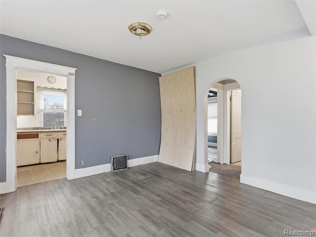 Builiding view six for 42 Pingree, Pontiac, MI. 48342