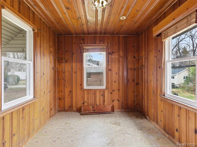 Builiding view ten for 42 Pingree, Pontiac, MI. 48342