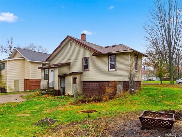 Builiding view twenty three for 42 Pingree, Pontiac, MI. 48342