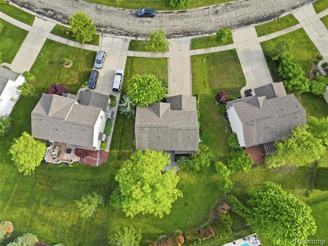 Builiding view forty six for 7668 Ring Neck, Waterford, MI. 48327