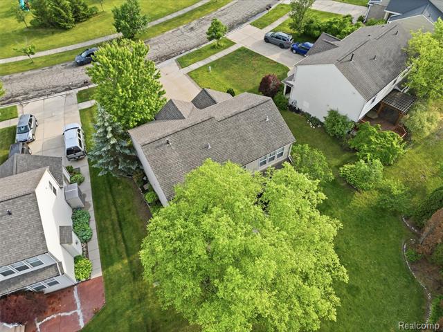 Builiding view forty two for 7668 Ring Neck, Waterford, MI. 48327